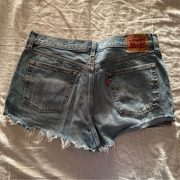 Levi’s 501 Cutoff Shorts - Picture 3 of 5
